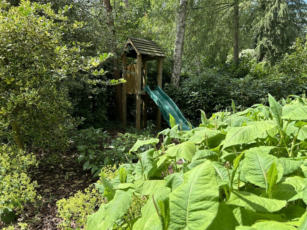 Villa Viola Epe tuin met speeltoestel